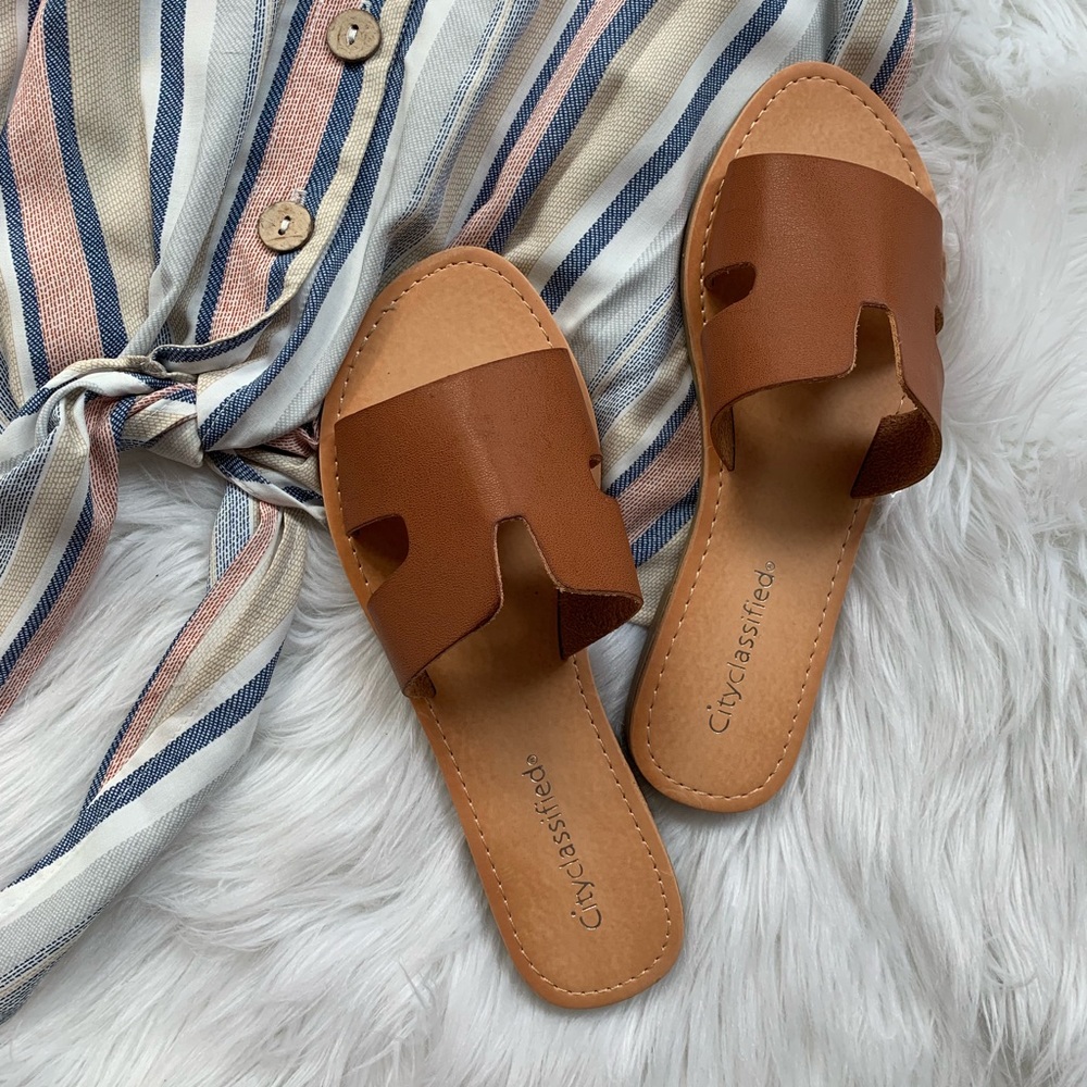 🆕 Sofia - Tan Slides - Picture 2 of 5